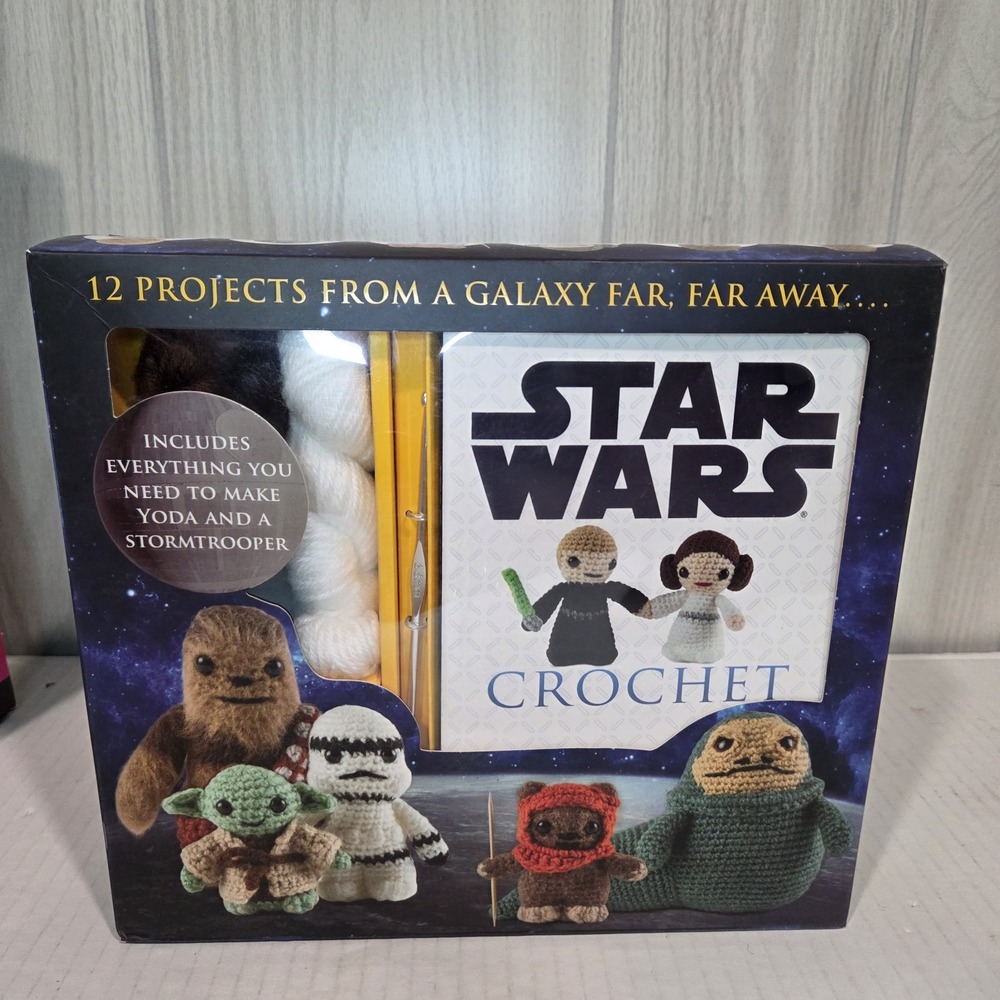 STAR WARS CROCHET-INCLUDES EVERYTHING NEEDED TO MAKE YODA & R2-D2-DISNEY-NEW